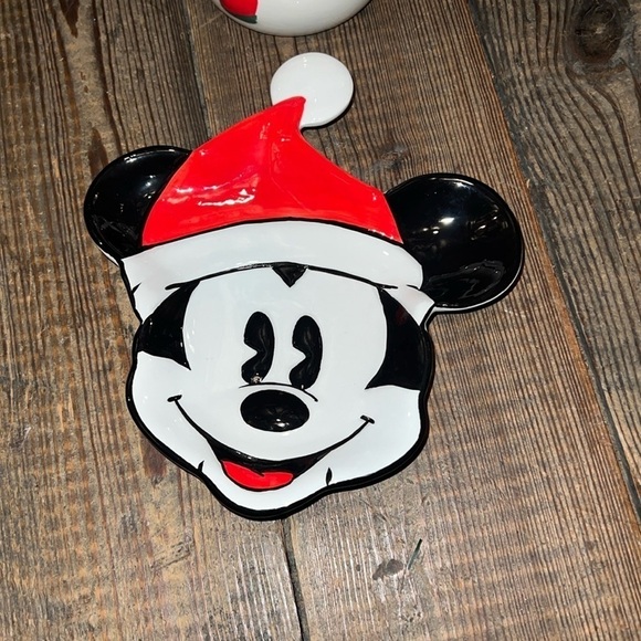 DISNEY Christmas Mickey Mouse snowman mug and Santa plate set! - Picture 2 of 3